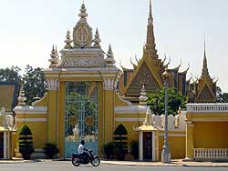 phnompenh_palace2.jpg