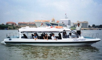 speedboat1.jpg