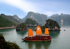 Halong photos.jpg